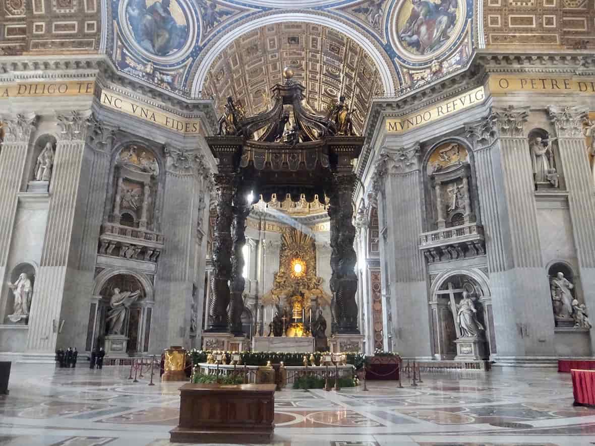 イタリア、ヴァチカンのサン・ピエトロ大聖堂