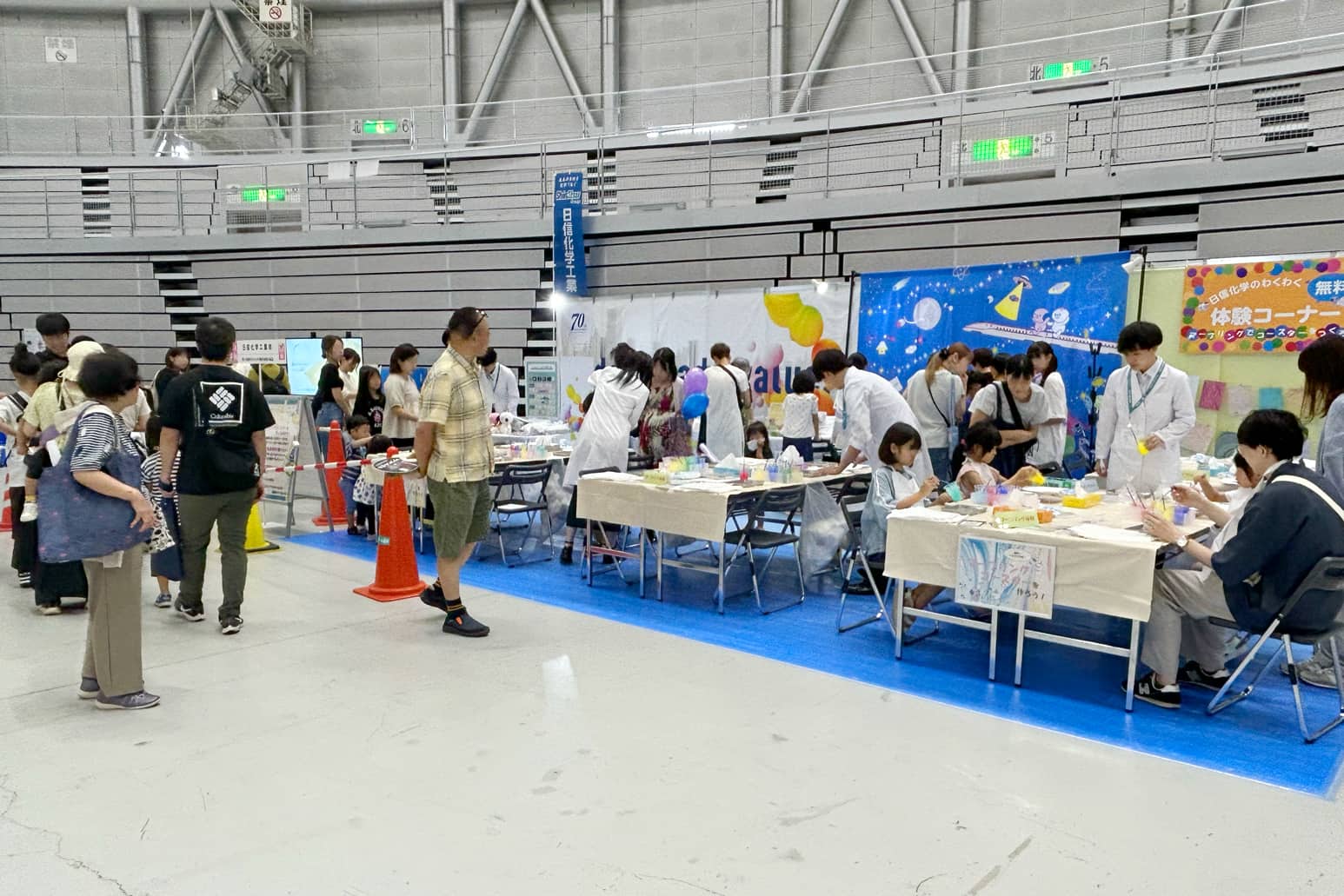 越前ものづくりフェスタ2025日信化学工業株式会社マーブリングワークショップが大盛況