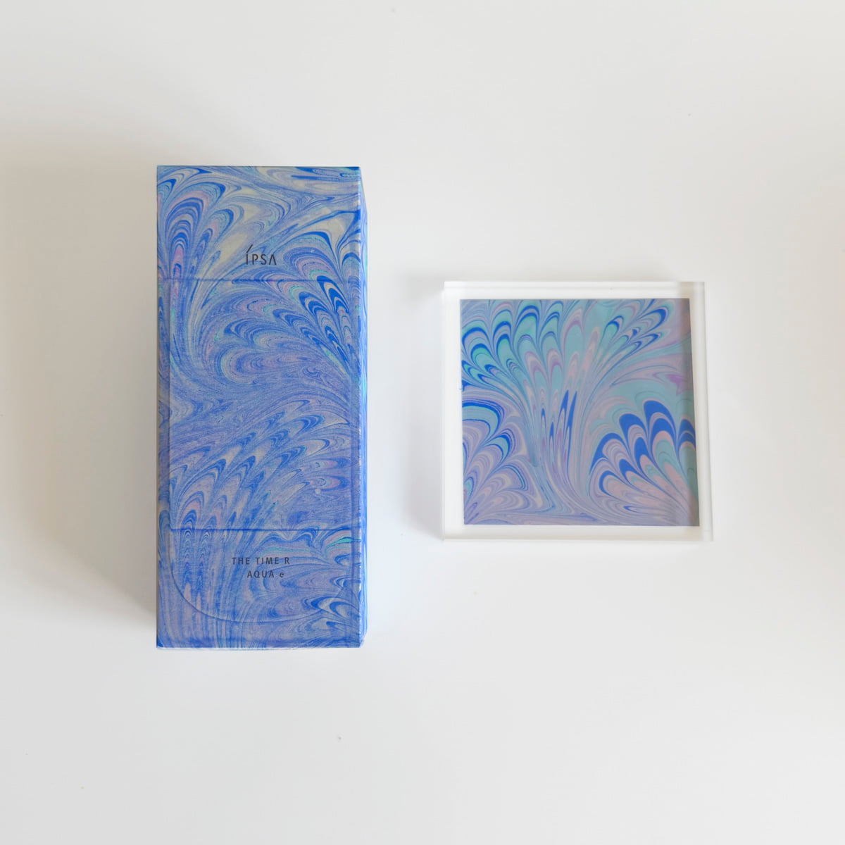 イプサの薬用化粧水「ザ・タイムR アクア」のマーブリングデザイン