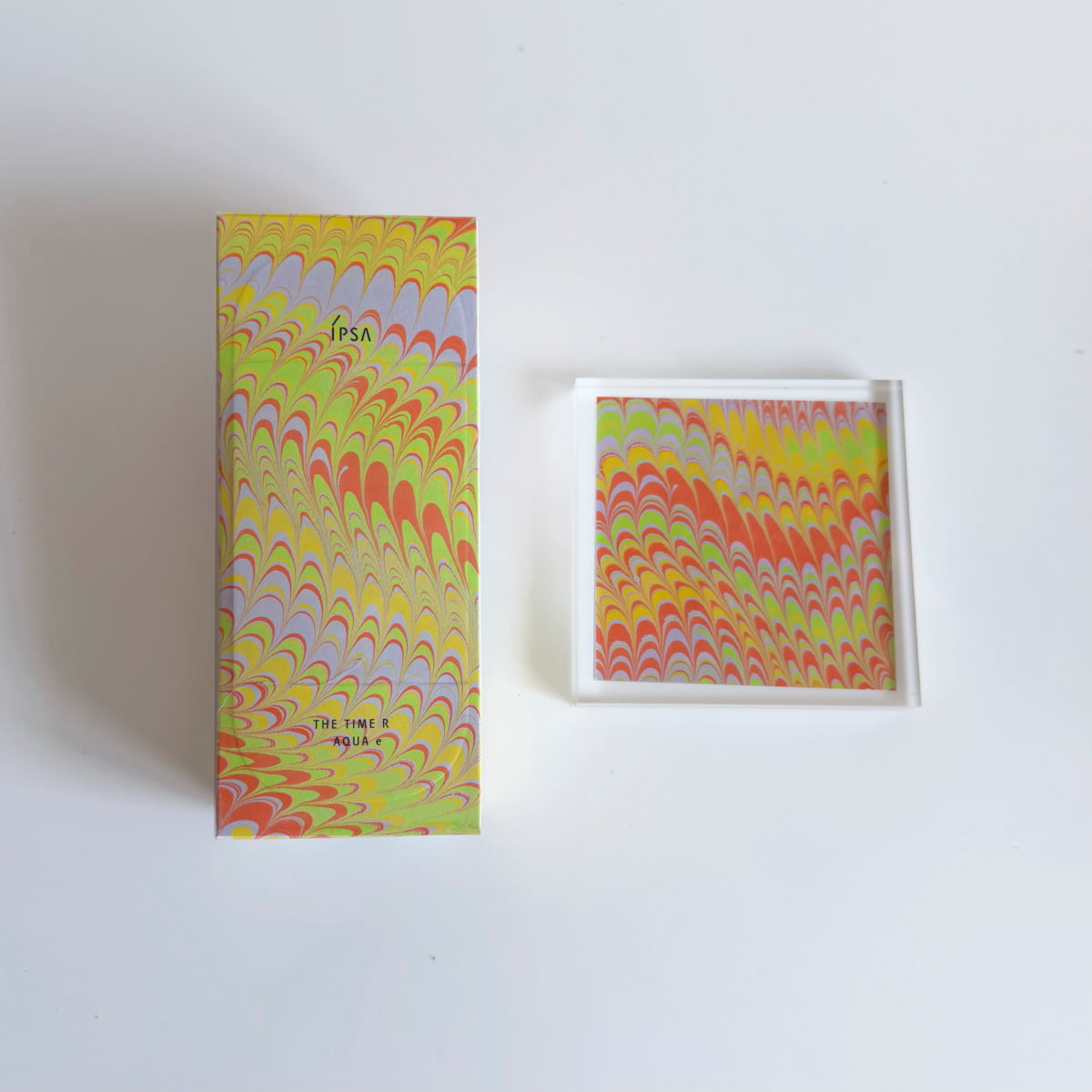 イプサの薬用化粧水「ザ・タイムR アクア」のマーブリングデザイン