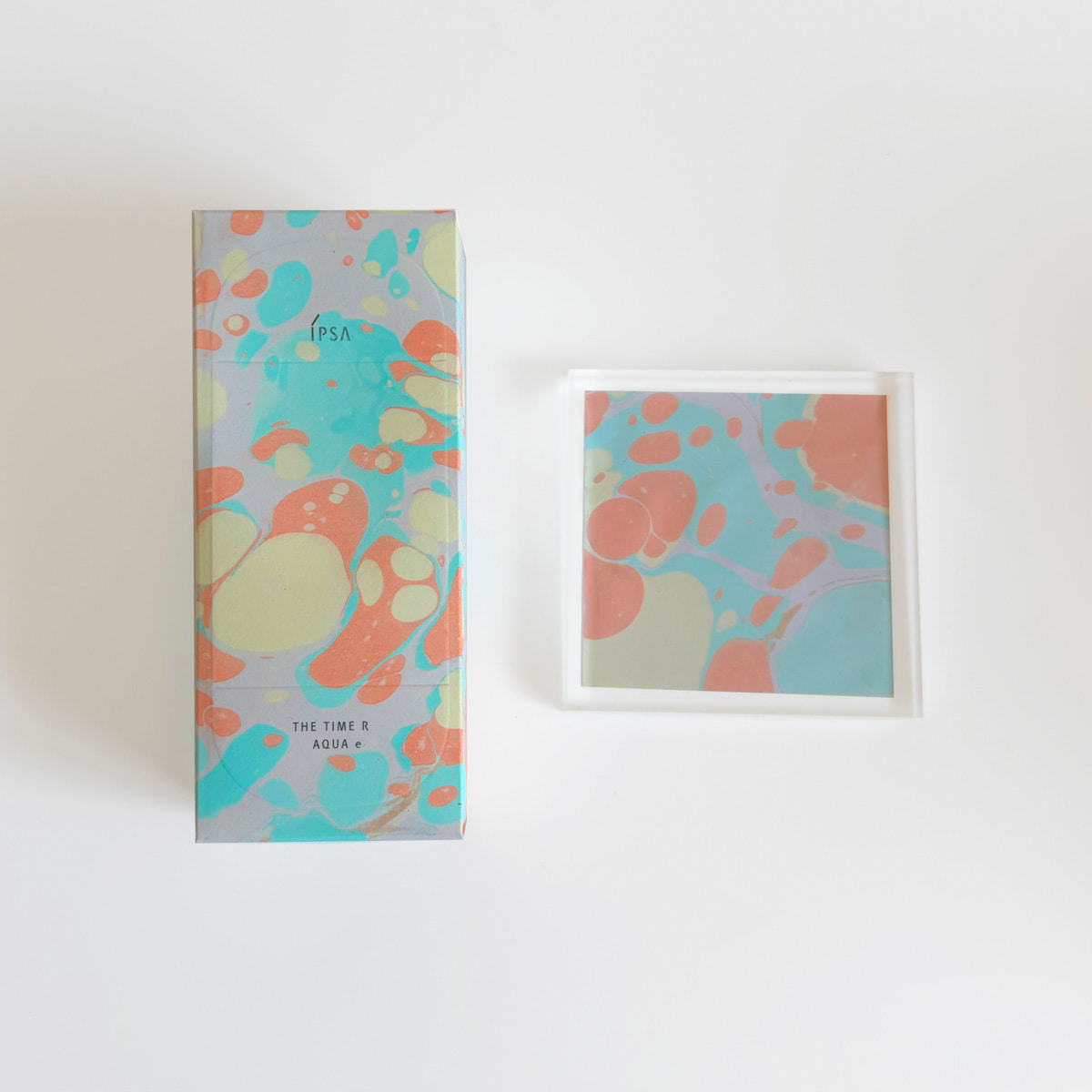 イプサの薬用化粧水「ザ・タイムR アクア」のマーブリングデザイン
