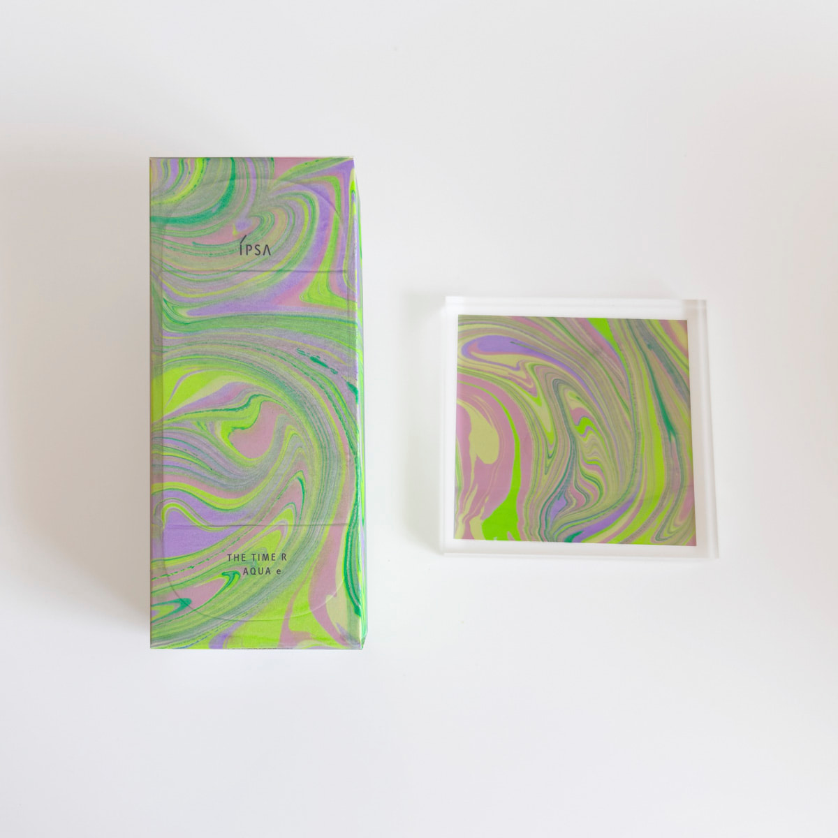 イプサの薬用化粧水「ザ・タイムR アクア」のマーブリングデザイン