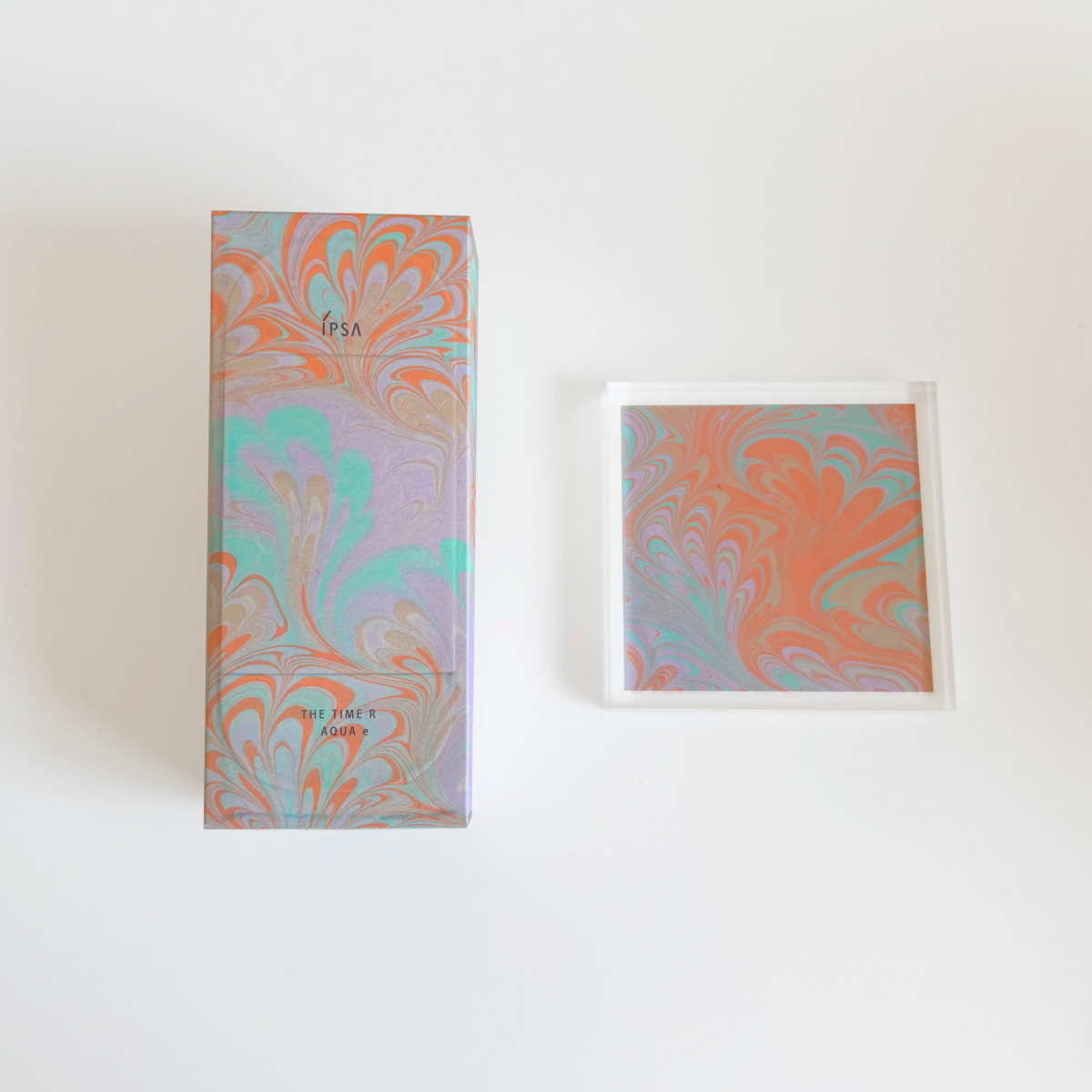 イプサの薬用化粧水「ザ・タイムR アクア」のマーブリングデザイン