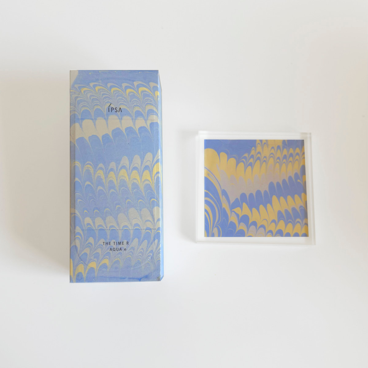 イプサの薬用化粧水「ザ・タイムR アクア」のマーブリングデザイン