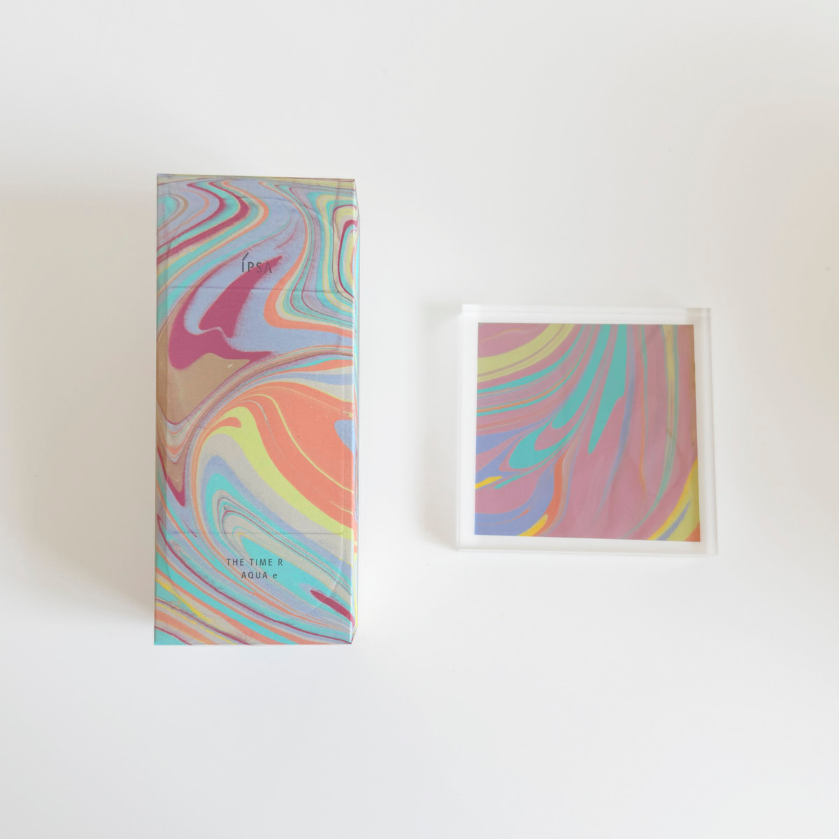 イプサの薬用化粧水「ザ・タイムR アクア」のマーブリングデザイン