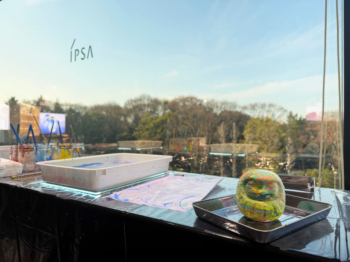 日本のお土産としてダルマもマーブリング