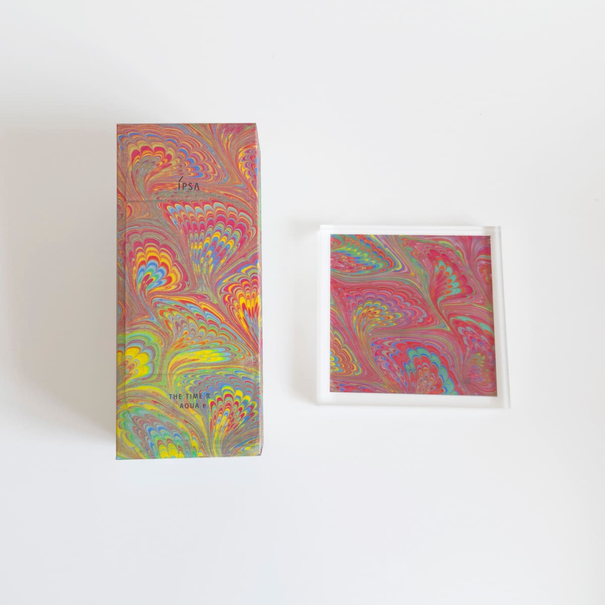 イプサの薬用化粧水「ザ・タイムR アクア」のマーブリングデザイン