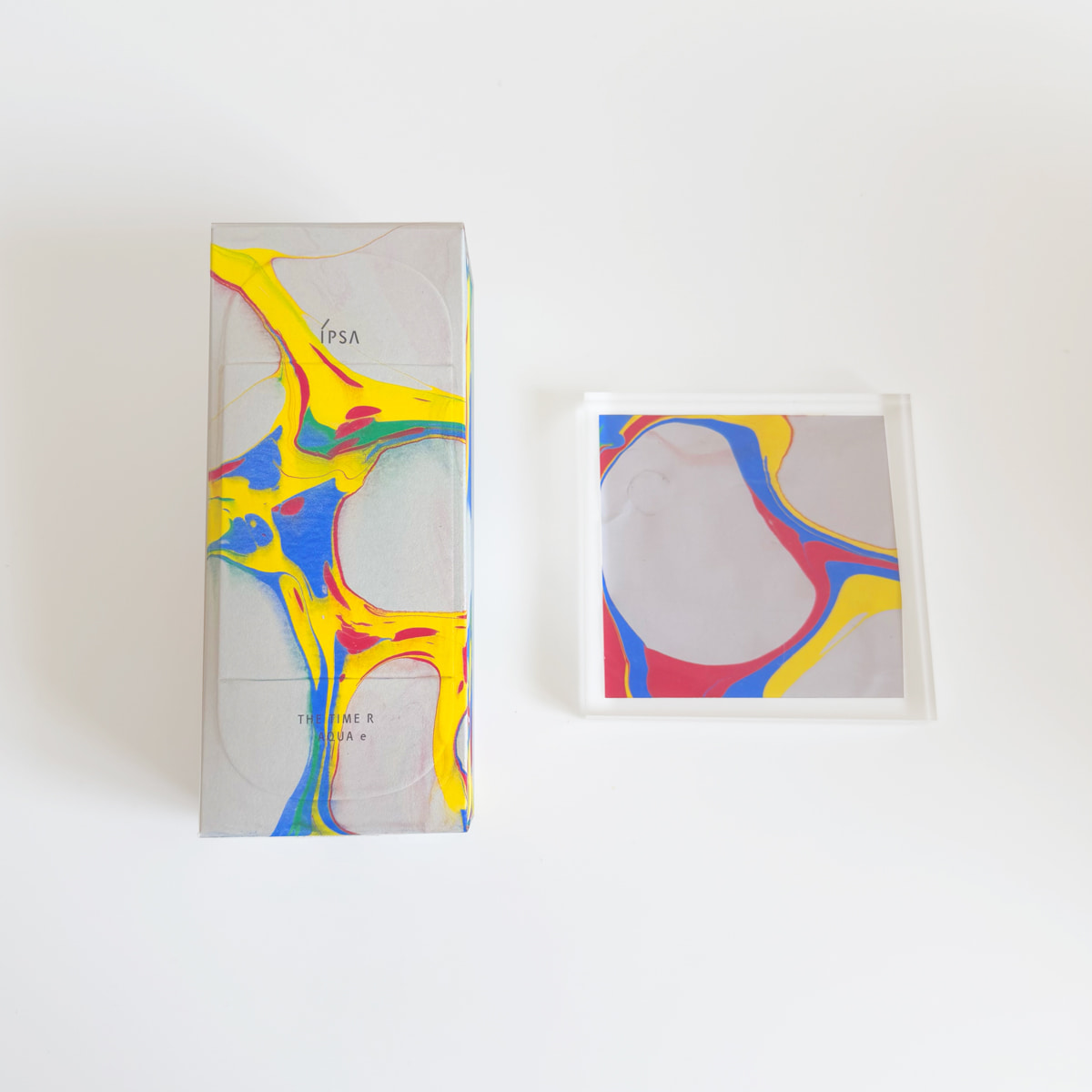 イプサの薬用化粧水「ザ・タイムR アクア」のマーブリングデザイン